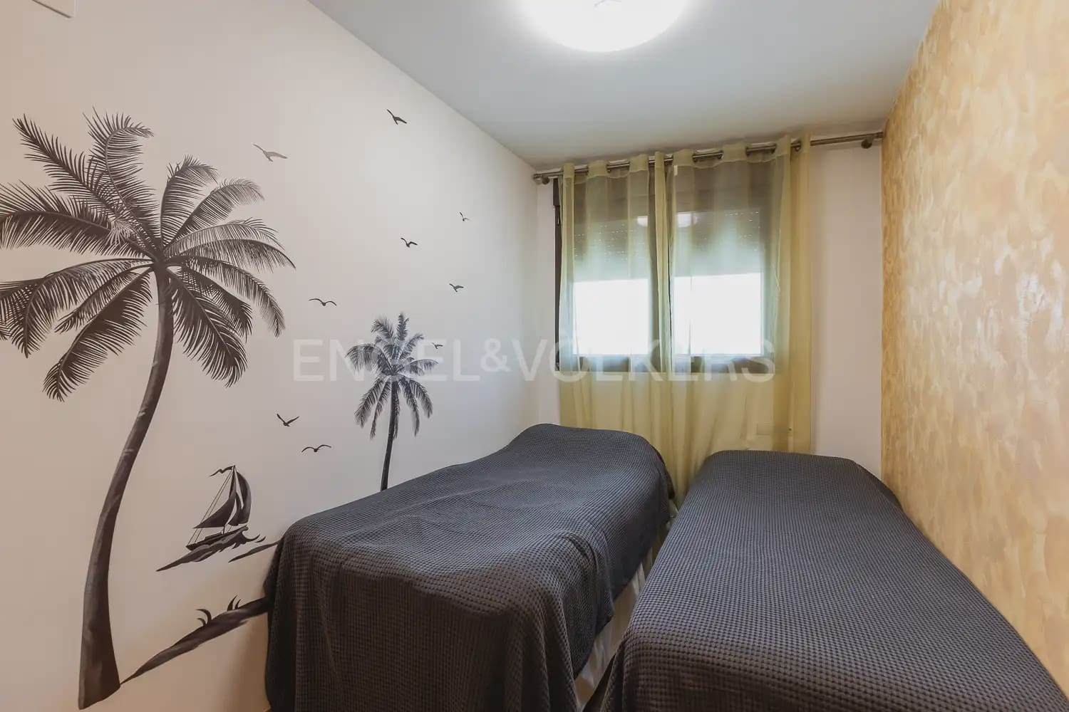 2 slaapkamer Flat te huur in Valencia stad met garage - € 2.000 (Ref: 9897667)