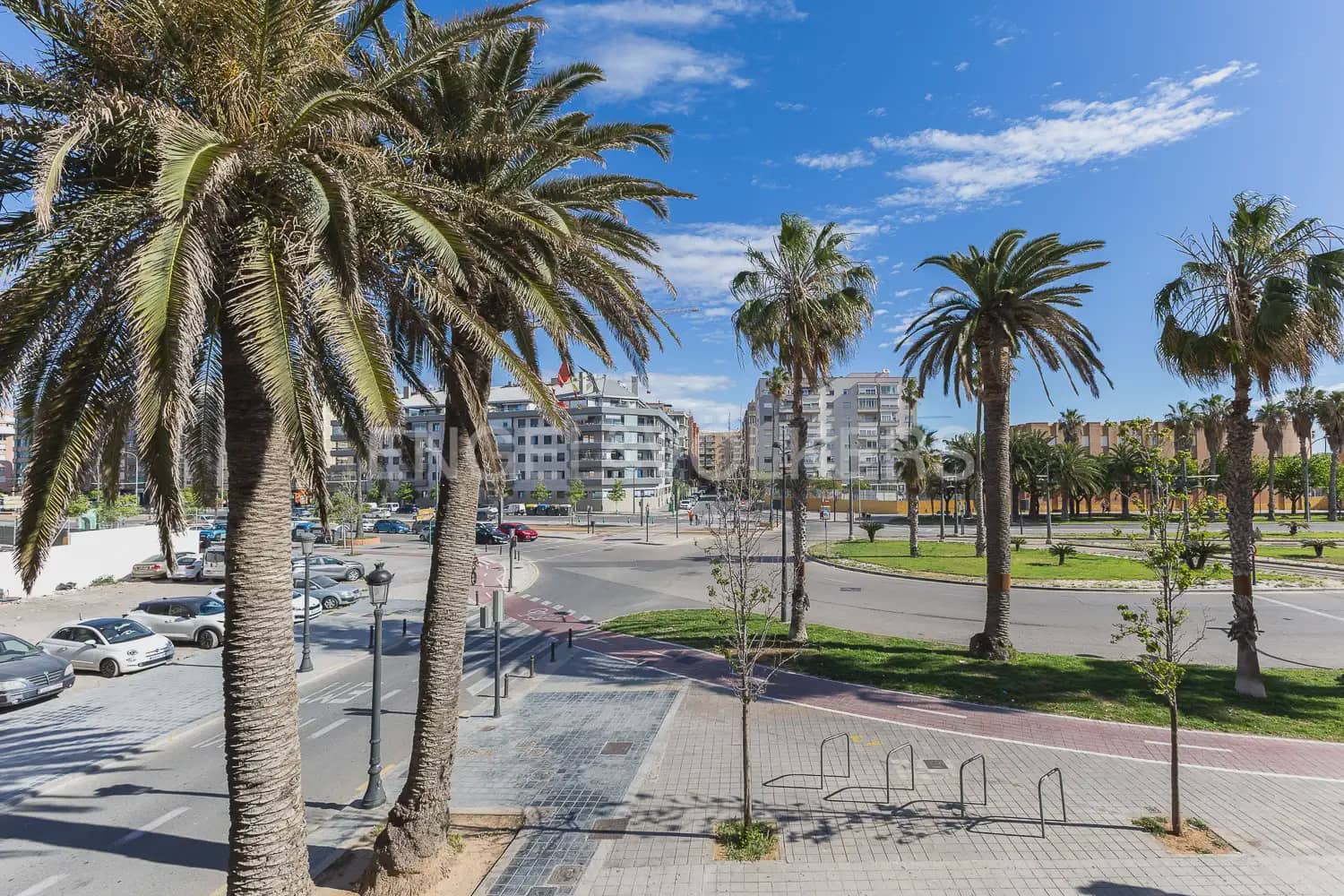 2 slaapkamer Flat te huur in Valencia stad met garage - € 2.000 (Ref: 9897667)
