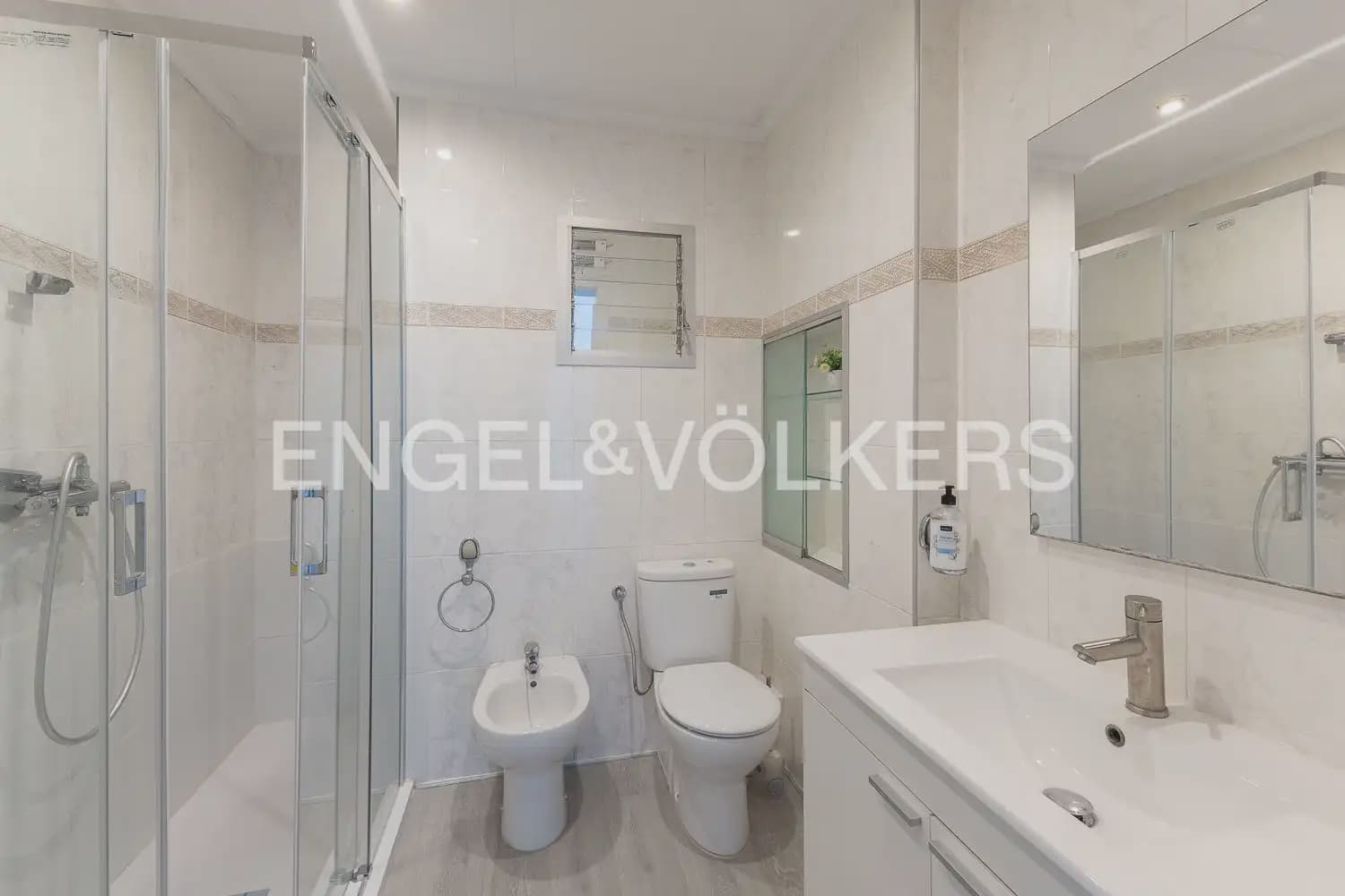 4 Zimmer Wohnung zu verkaufen in Valencia Stadt - 370.000 € (Ref: 9897669)