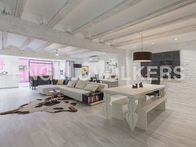 Appartement de 2 chambres à louer à Tres Forques, Valence ville - 1 800 € (Ref: 9897670)