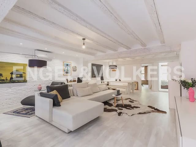 Appartement de 2 chambres à louer à Tres Forques, Valence ville - 1 800 € (Ref: 9897670)