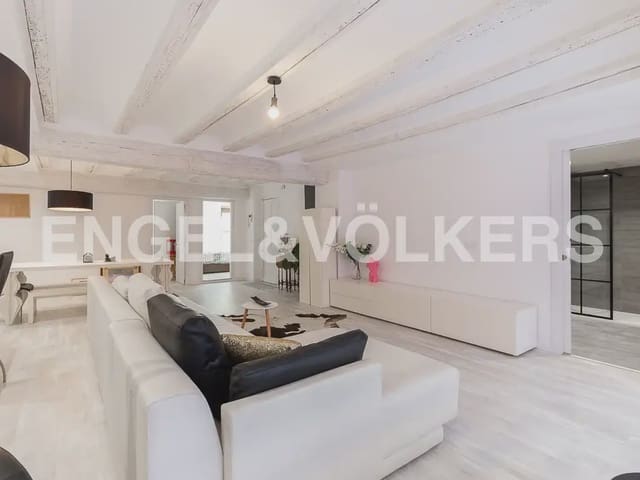 Appartement de 2 chambres à louer à Tres Forques, Valence ville - 1 800 € (Ref: 9897670)