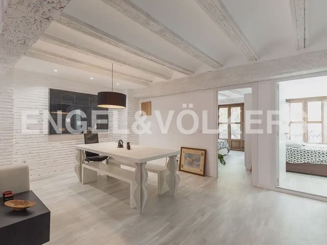 Appartement de 2 chambres à louer à Tres Forques, Valence ville - 1 800 € (Ref: 9897670)