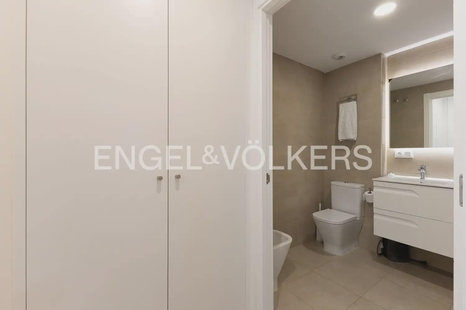 4 camera da letto Appartamento da affittare in Valencia citta con piscina garage - 2.800 € (Rif: 9897672)