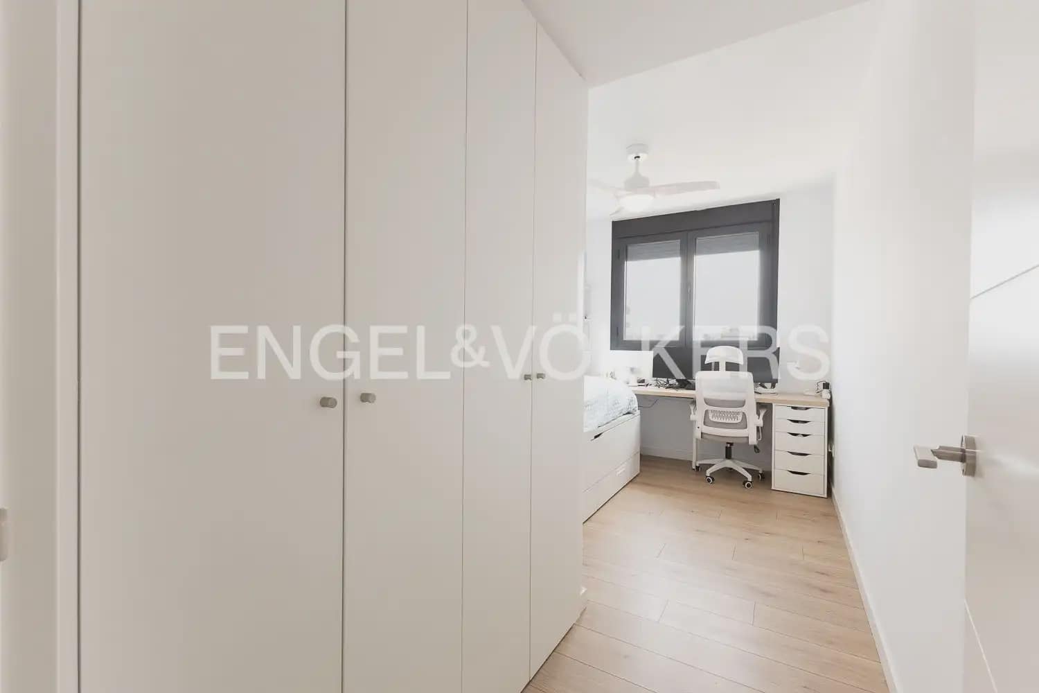 4 camera da letto Appartamento da affittare in Valencia citta con piscina garage - 2.800 € (Rif: 9897672)