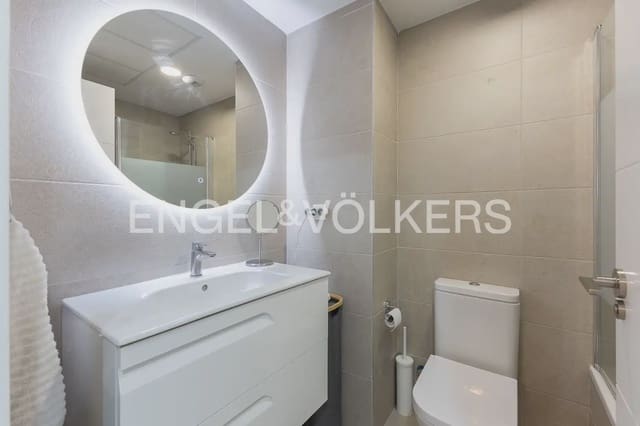 Appartement de 4 chambres à louer à Ciutat de les Arts i de les Ciencies, Valence ville avec piscine garage - 2 800 € (Ref: 9897672)