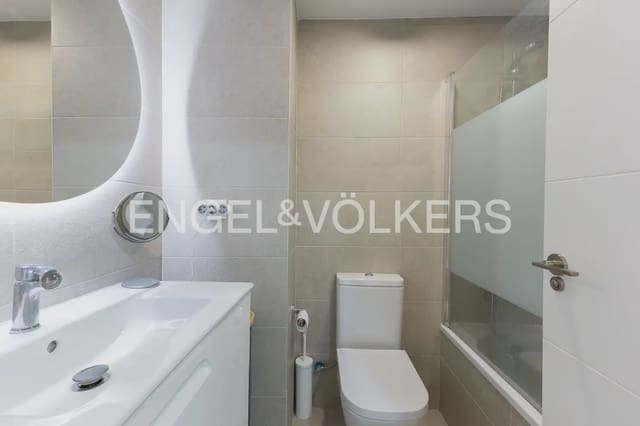 Appartement de 4 chambres à louer à Ciutat de les Arts i de les Ciencies, Valence ville avec piscine garage - 2 800 € (Ref: 9897672)