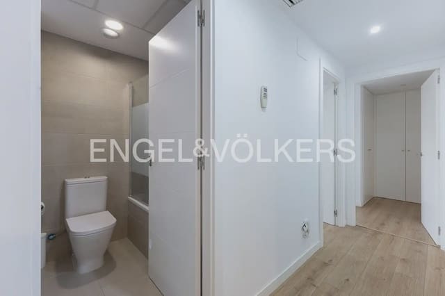 Appartement de 4 chambres à louer à Ciutat de les Arts i de les Ciencies, Valence ville avec piscine garage - 2 800 € (Ref: 9897672)