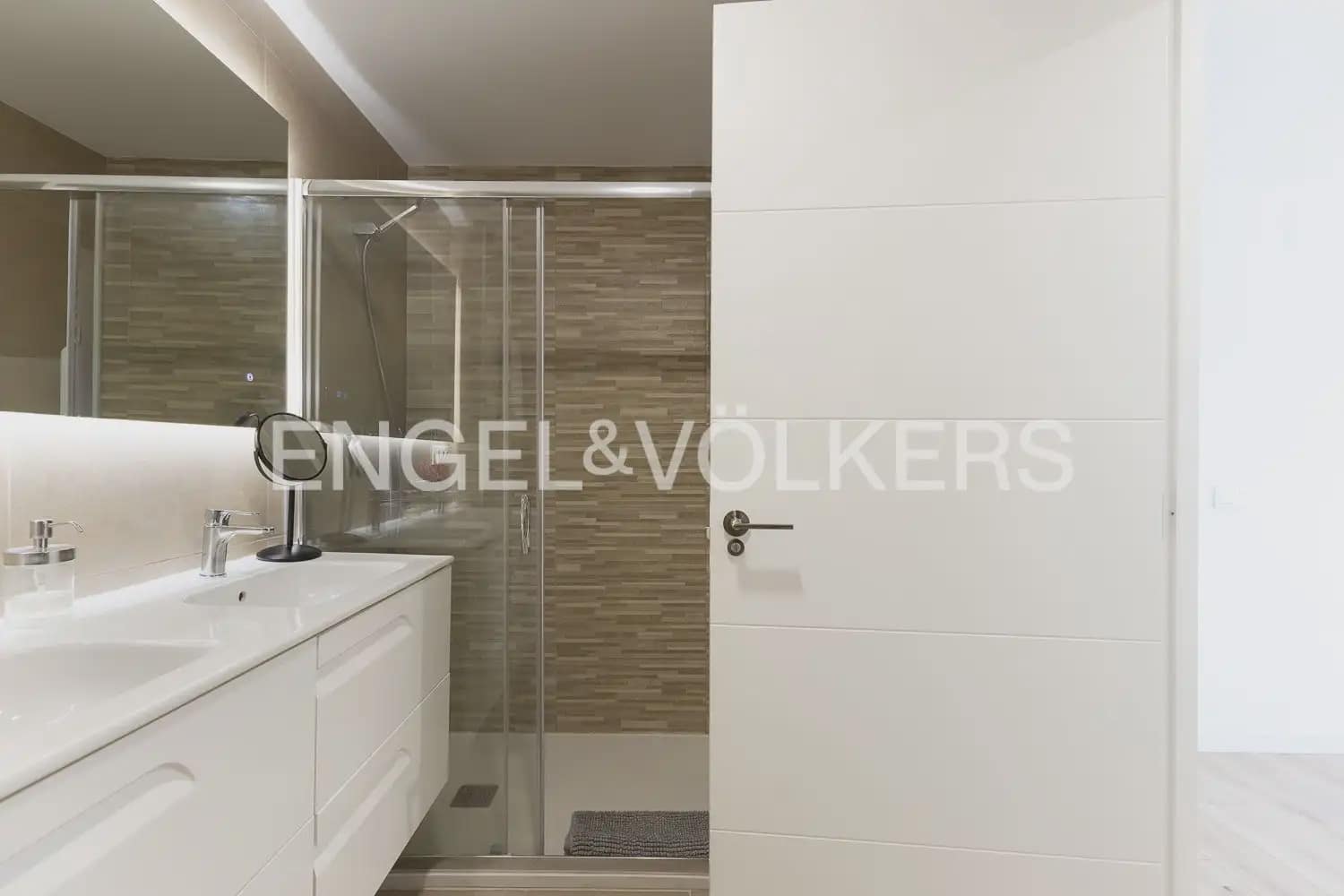 4 camera da letto Appartamento da affittare in Valencia citta con piscina garage - 2.800 € (Rif: 9897672)