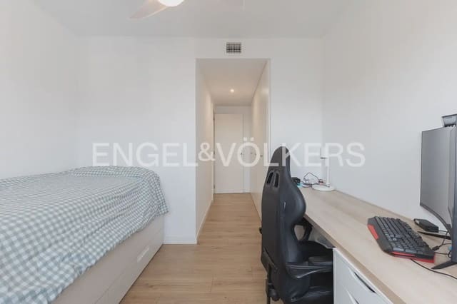 Appartement de 4 chambres à louer à Ciutat de les Arts i de les Ciencies, Valence ville avec piscine garage - 2 800 € (Ref: 9897672)