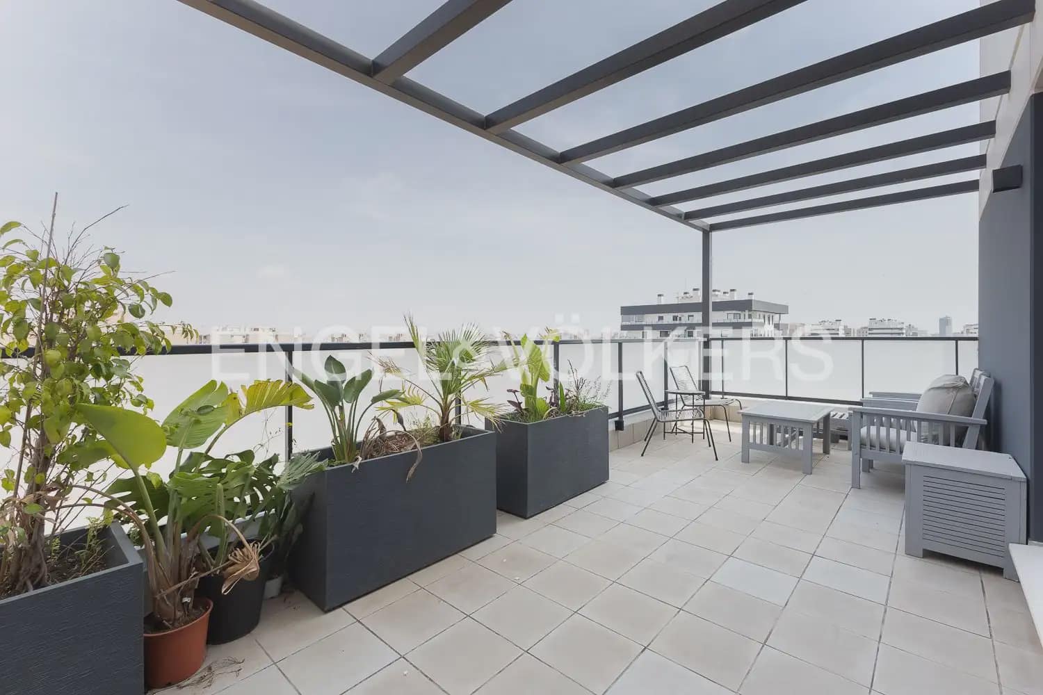 4 camera da letto Appartamento da affittare in Valencia citta con piscina garage - 2.800 € (Rif: 9897672)