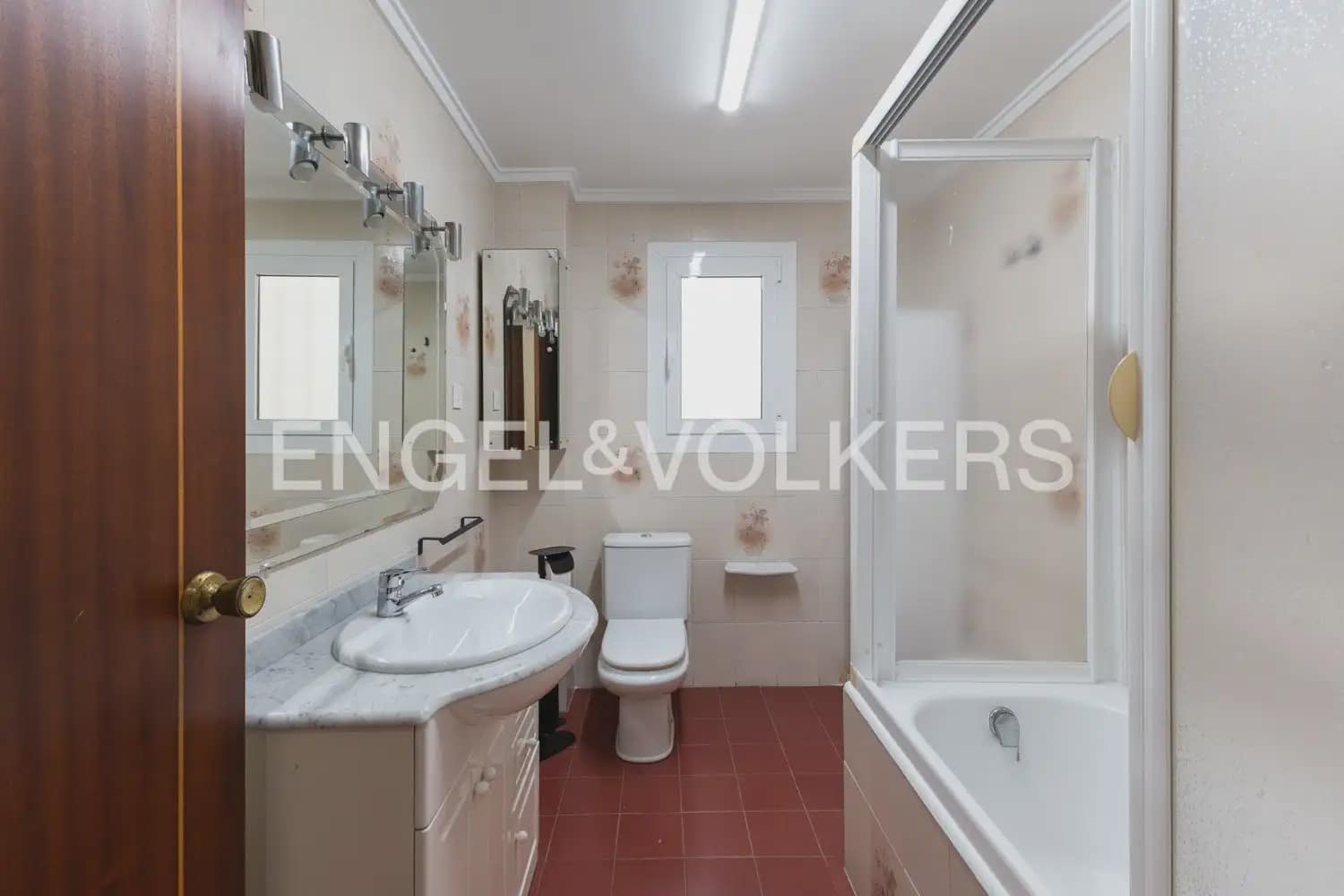 5 Zimmer Wohnung zu verkaufen in Valencia Stadt mit Garage - 655.000 € (Ref: 9897673)