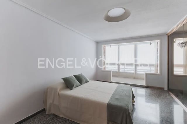 5 Zimmer Wohnung zu verkaufen in Mestalla, València Stadt mit Garage - 655.000 € (Ref: 9897673)