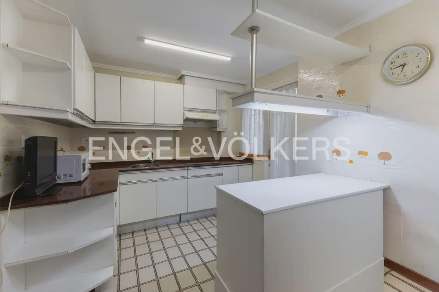 5 Zimmer Wohnung zu verkaufen in Valencia Stadt mit Garage - 655.000 € (Ref: 9897673)