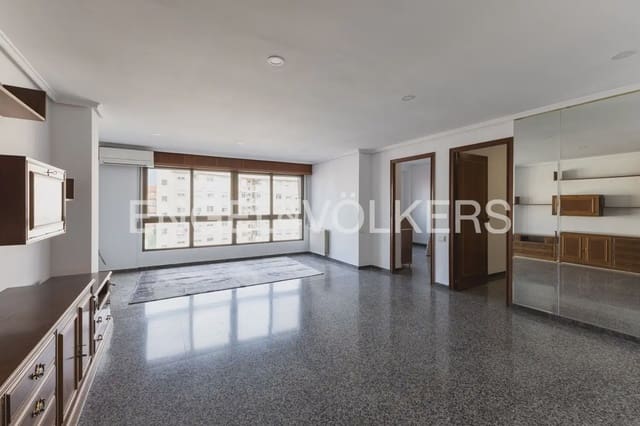 5 Zimmer Wohnung zu verkaufen in Mestalla, València Stadt mit Garage - 655.000 € (Ref: 9897673)