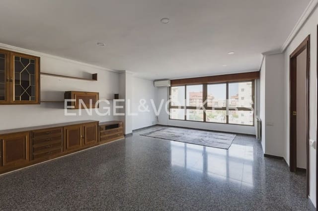 5 Zimmer Wohnung zu verkaufen in Mestalla, València Stadt mit Garage - 655.000 € (Ref: 9897673)
