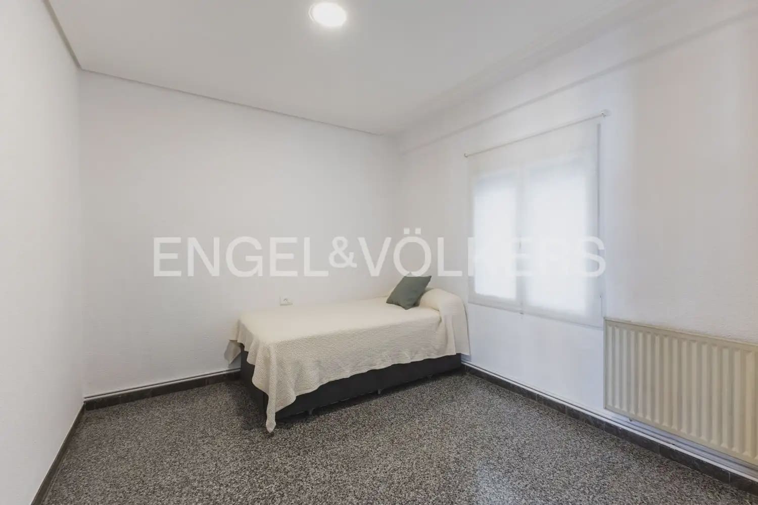 5 Zimmer Wohnung zu verkaufen in Valencia Stadt mit Garage - 655.000 € (Ref: 9897673)