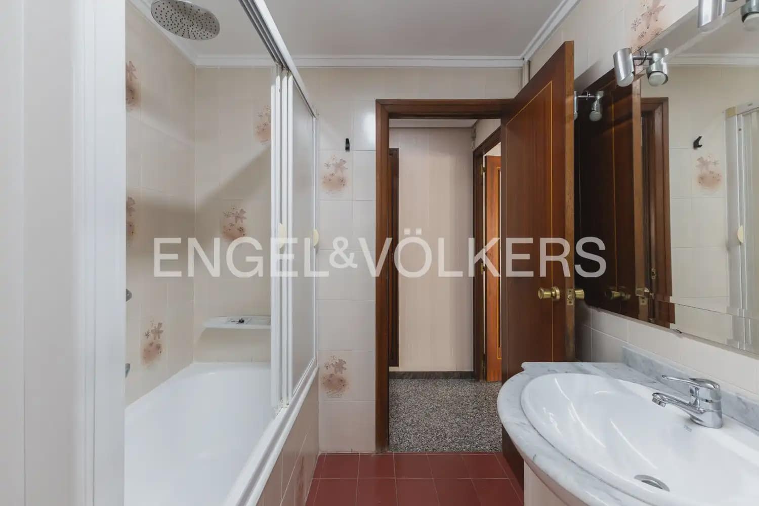 5 Zimmer Wohnung zu verkaufen in Valencia Stadt mit Garage - 655.000 € (Ref: 9897673)