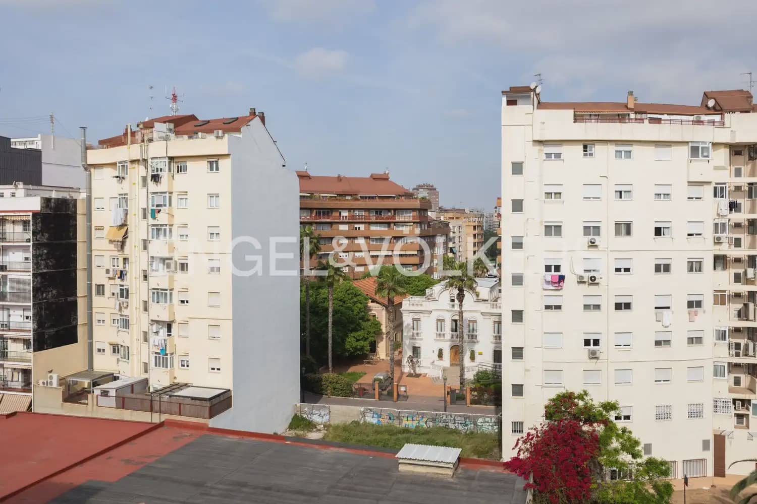 5 Zimmer Wohnung zu verkaufen in Valencia Stadt mit Garage - 655.000 € (Ref: 9897673)
