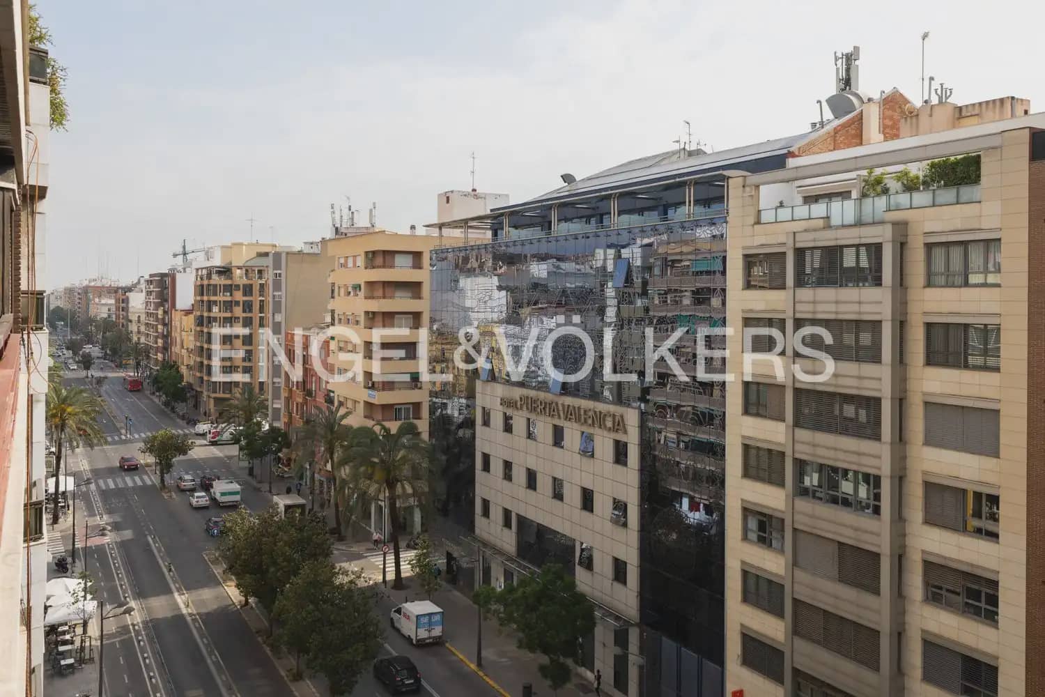 5 Zimmer Wohnung zu verkaufen in Valencia Stadt mit Garage - 655.000 € (Ref: 9897673)