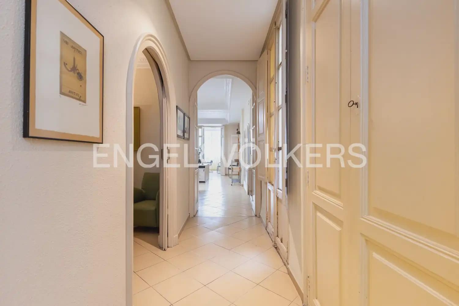 4 sypialnia Mieszkanie do wynajęcia w Miasto Walencja - 1 800 € (Ref: 9897675)