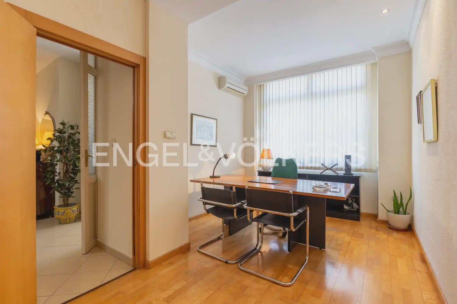 4 sypialnia Mieszkanie do wynajęcia w Miasto Walencja - 1 800 € (Ref: 9897675)