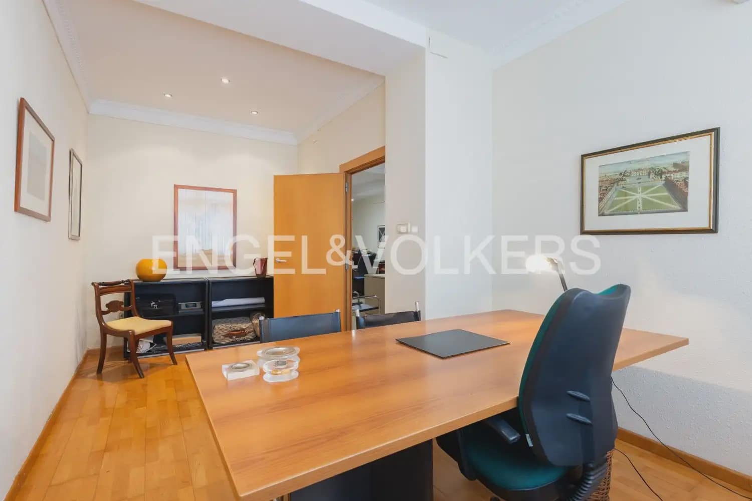 4 sypialnia Mieszkanie do wynajęcia w Miasto Walencja - 1 800 € (Ref: 9897675)