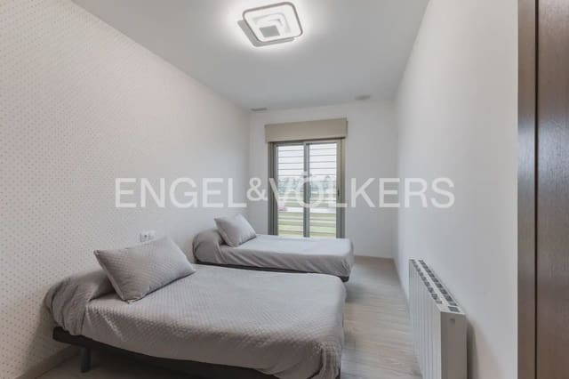 3 bedroom Flat for sale in Rafelbunyol with garage - € 360,000 (Ref: 9897679)