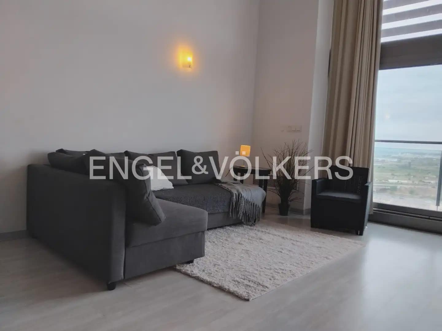1 Zimmer Wohnung zu vermieten in Xirivella mit Garage - 1.300 € (Ref: 9897680)