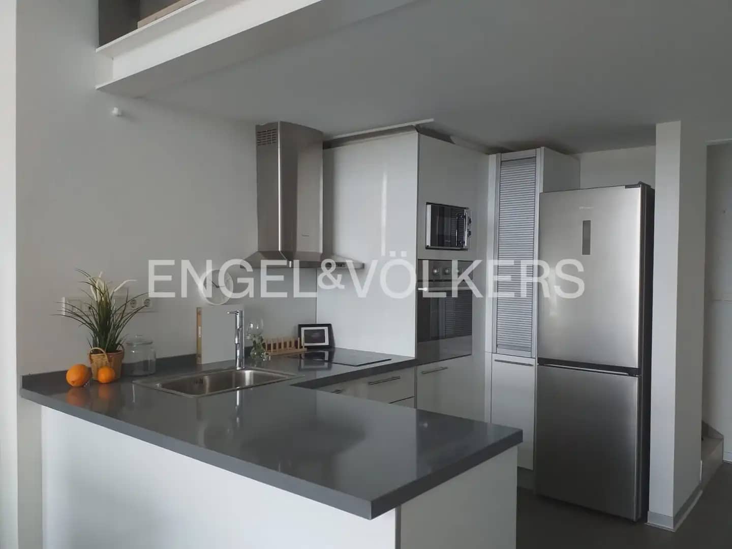 1 Zimmer Wohnung zu vermieten in Xirivella mit Garage - 1.300 € (Ref: 9897680)