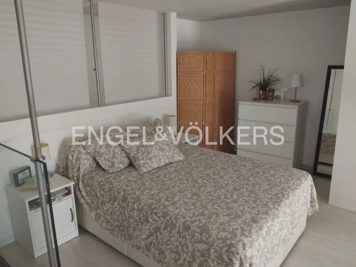 1 Zimmer Wohnung zu vermieten in Xirivella mit Garage - 1.300 € (Ref: 9897680)