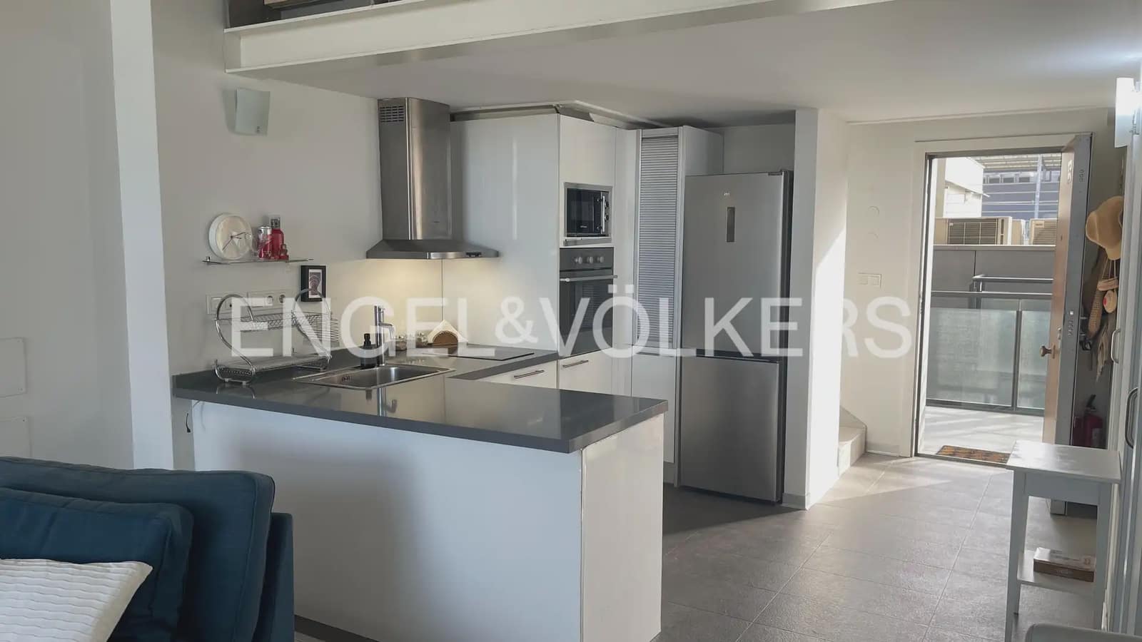 1 Zimmer Wohnung zu vermieten in Xirivella mit Garage - 1.300 € (Ref: 9897680)