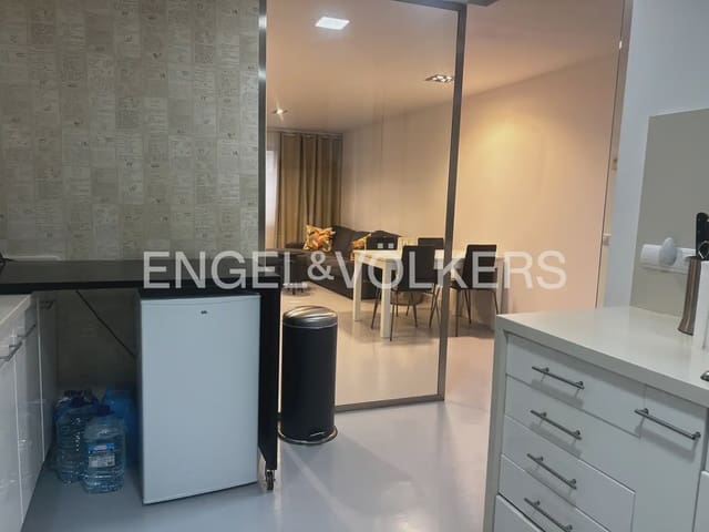 3 makuuhuone Asunto vuokrattavana paikassa Exposicio, Valencia kaupunki mukana 
autotalli - 2 300 € (Ref: 9897681)
