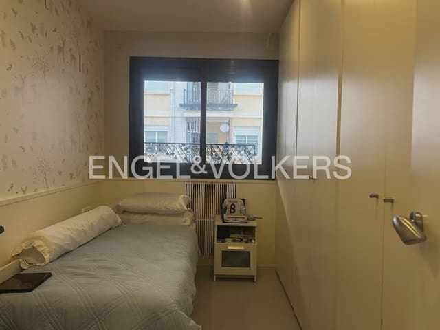 3 makuuhuone Asunto vuokrattavana paikassa Exposicio, Valencia kaupunki mukana 
autotalli - 2 300 € (Ref: 9897681)
