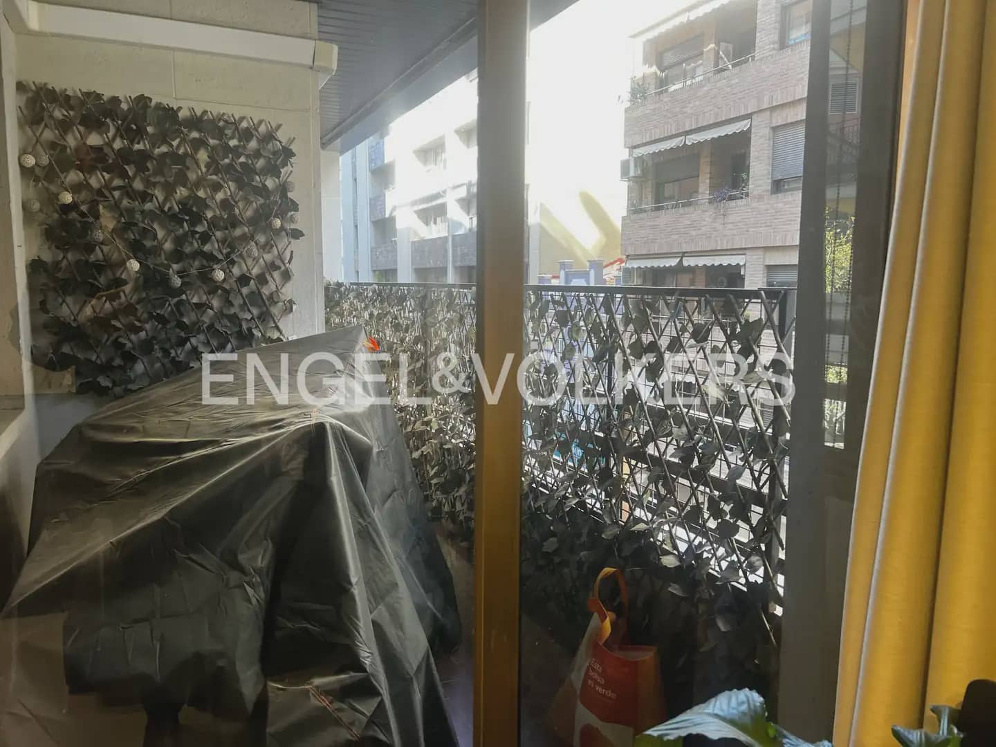 3 makuuhuone Asunto vuokrattavana paikassa Valencia kaupunki mukana 
autotalli - 2 300 € (Ref: 9897681)