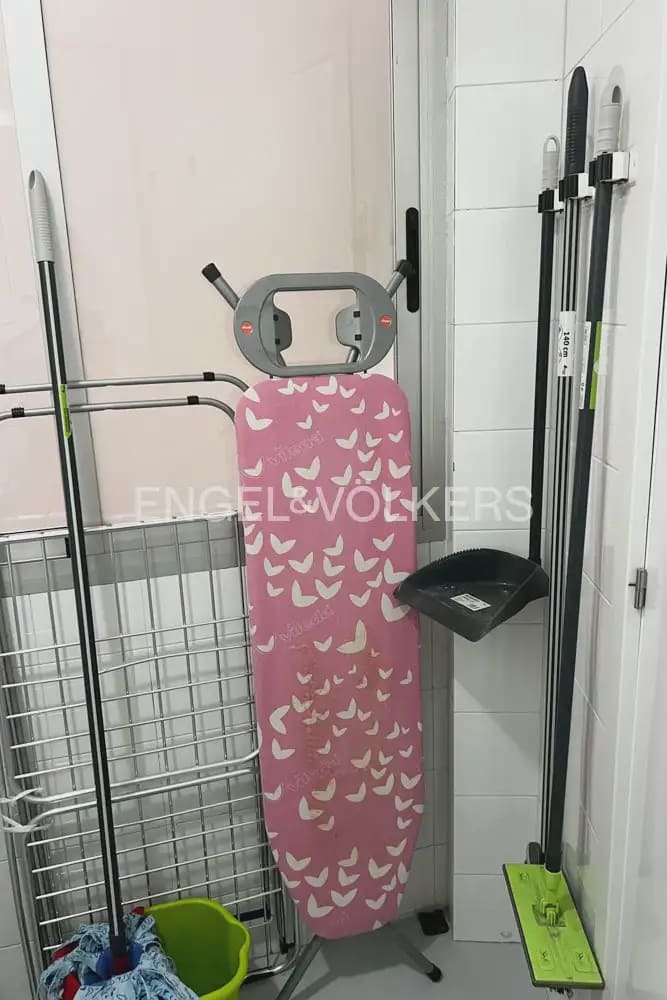 3 bedroom Flat for rent in Valencia city with garage - € 2,000 (Ref: 9897681)