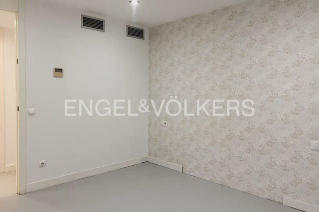 3 quarto Apartamento para arrendar em Exposicio, Valência cidade com garagem - 2 300 € (Ref: 9897681)
