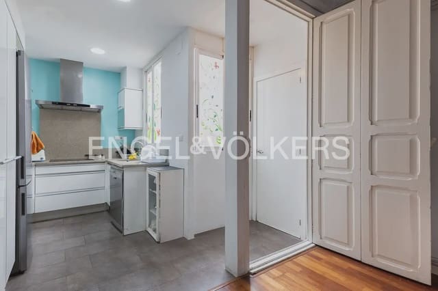 3 bedroom Flat for sale in El Pilar, Valencia city - € 395,000 (Ref: 9897685)