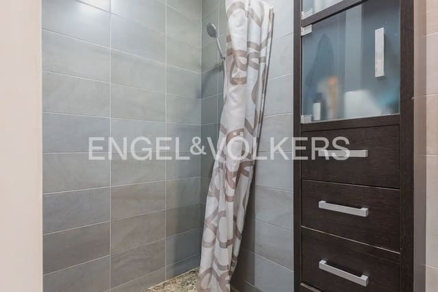 3 bedroom Flat for sale in El Pilar, Valencia city - € 395,000 (Ref: 9897685)