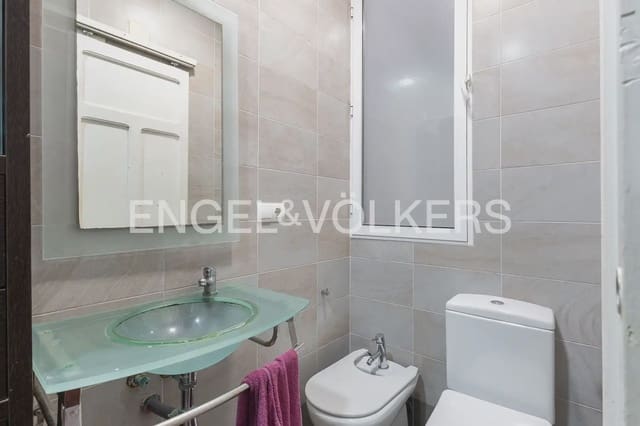3 bedroom Flat for sale in El Pilar, Valencia city - € 395,000 (Ref: 9897685)