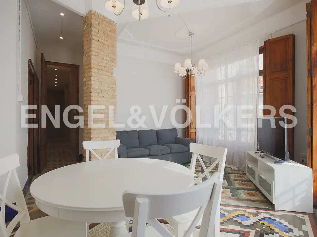 4 slaapkamer Flat te huur in Valencia stad - € 2.200 (Ref: 9897686)