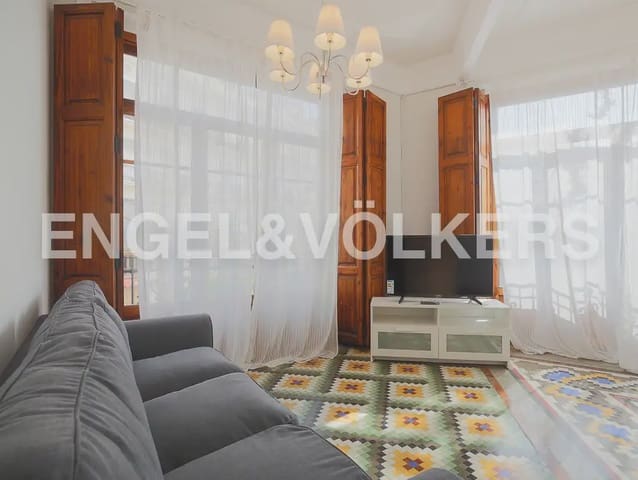 4 slaapkamer Flat te huur in El Carme, Valencia stad - € 2.200 (Ref: 9897686)