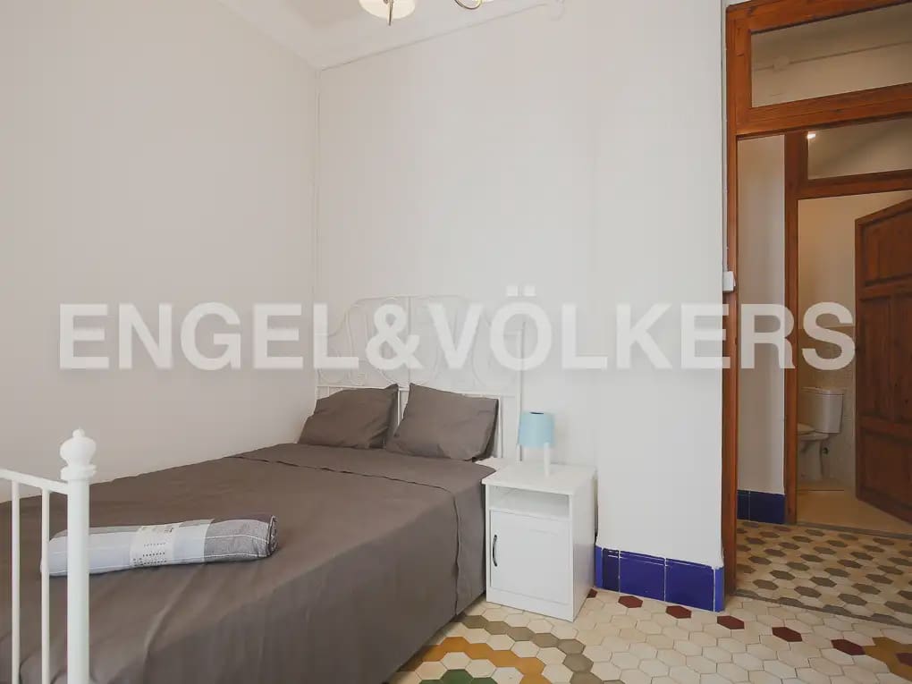 4 slaapkamer Flat te huur in Valencia stad - € 2.200 (Ref: 9897686)