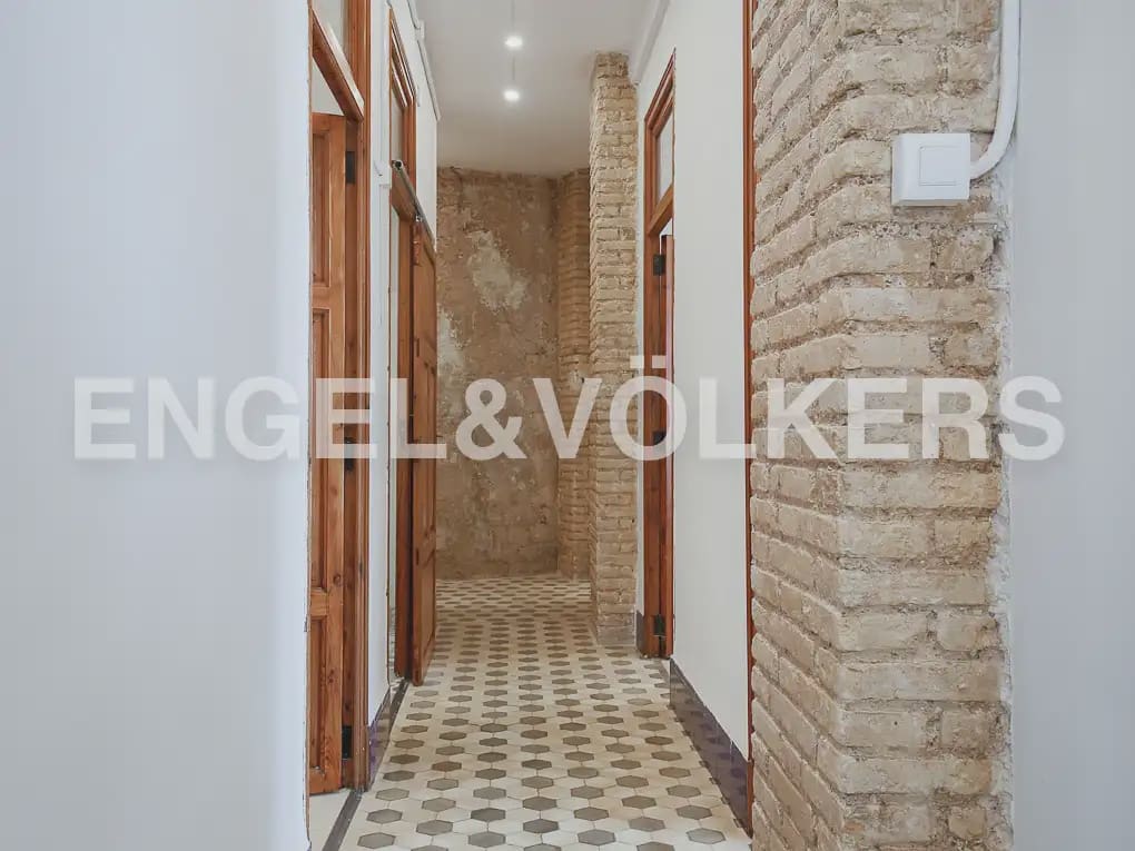 4 slaapkamer Flat te huur in Valencia stad - € 2.200 (Ref: 9897686)