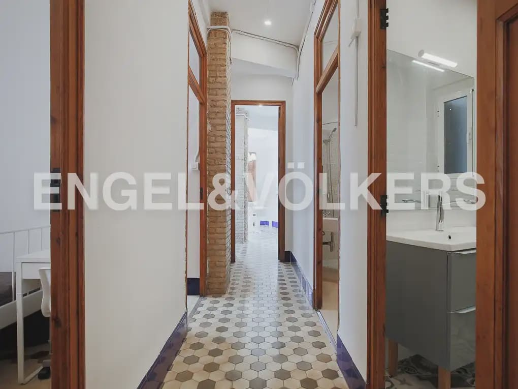4 slaapkamer Flat te huur in Valencia stad - € 2.200 (Ref: 9897686)