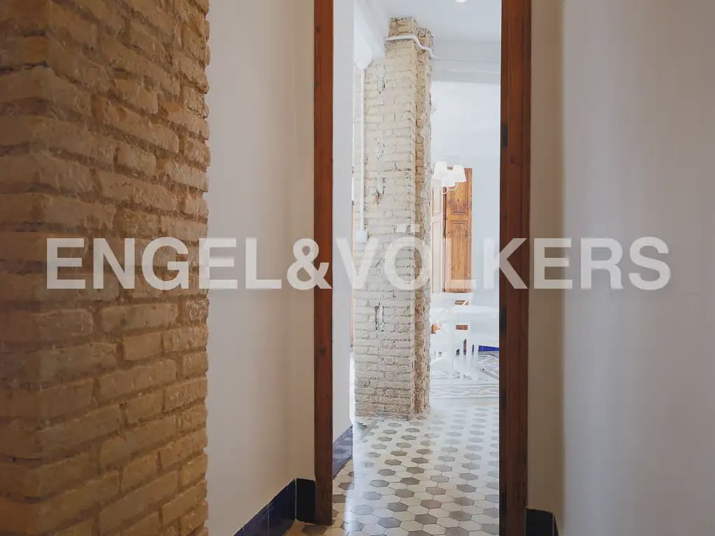 4 slaapkamer Flat te huur in Valencia stad - € 2.200 (Ref: 9897686)
