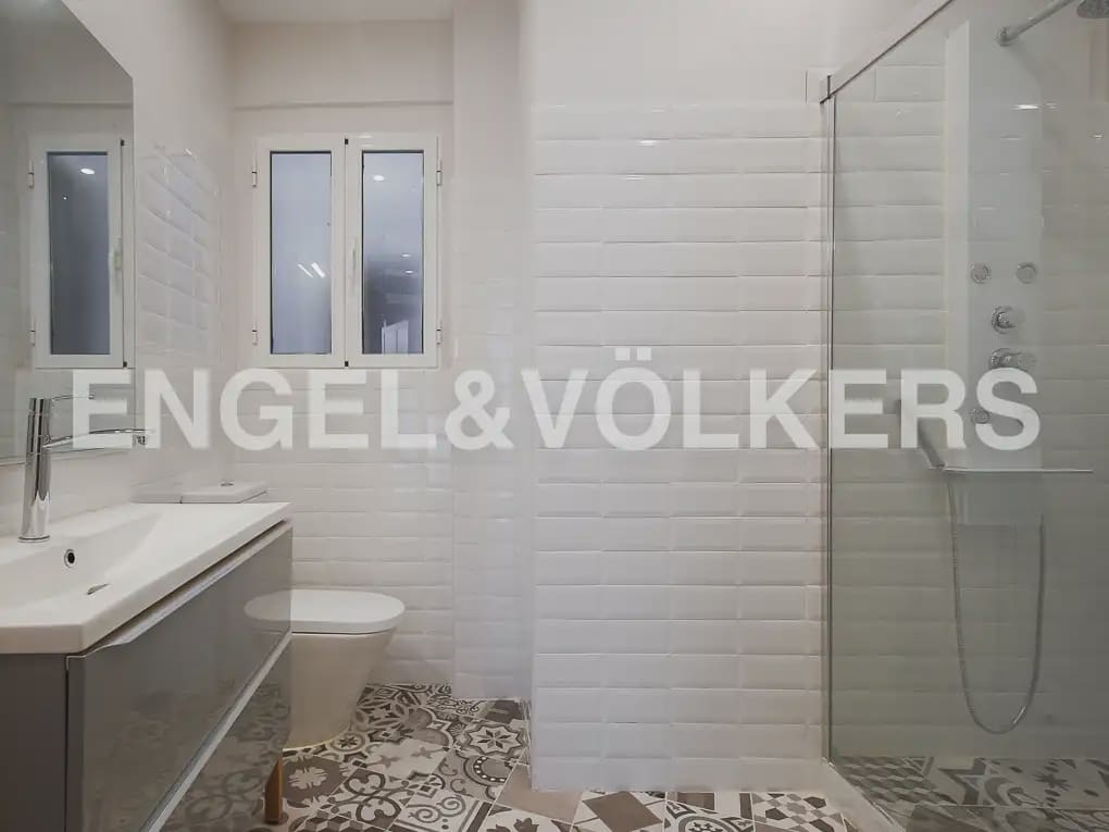 4 slaapkamer Flat te huur in Valencia stad - € 2.200 (Ref: 9897686)