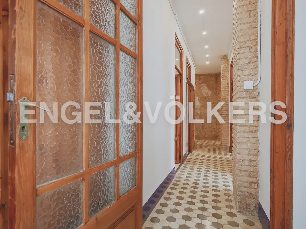 4 slaapkamer Flat te huur in Valencia stad - € 2.200 (Ref: 9897686)