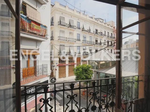 4 slaapkamer Flat te huur in El Carme, Valencia stad - € 2.200 (Ref: 9897686)