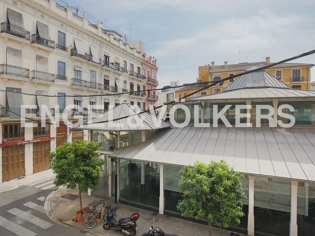 4 slaapkamer Flat te huur in El Carme, Valencia stad - € 2.200 (Ref: 9897686)